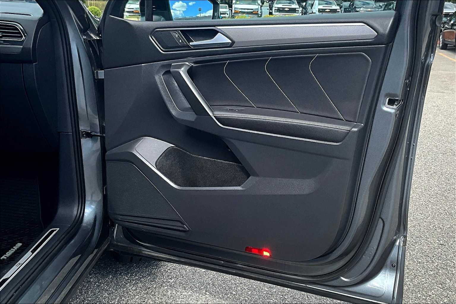 2023 Volkswagen Tiguan SE R-Line Black - Photo 12
