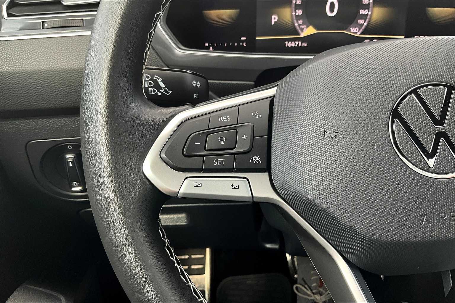 2023 Volkswagen Tiguan SE R-Line Black - Photo 24