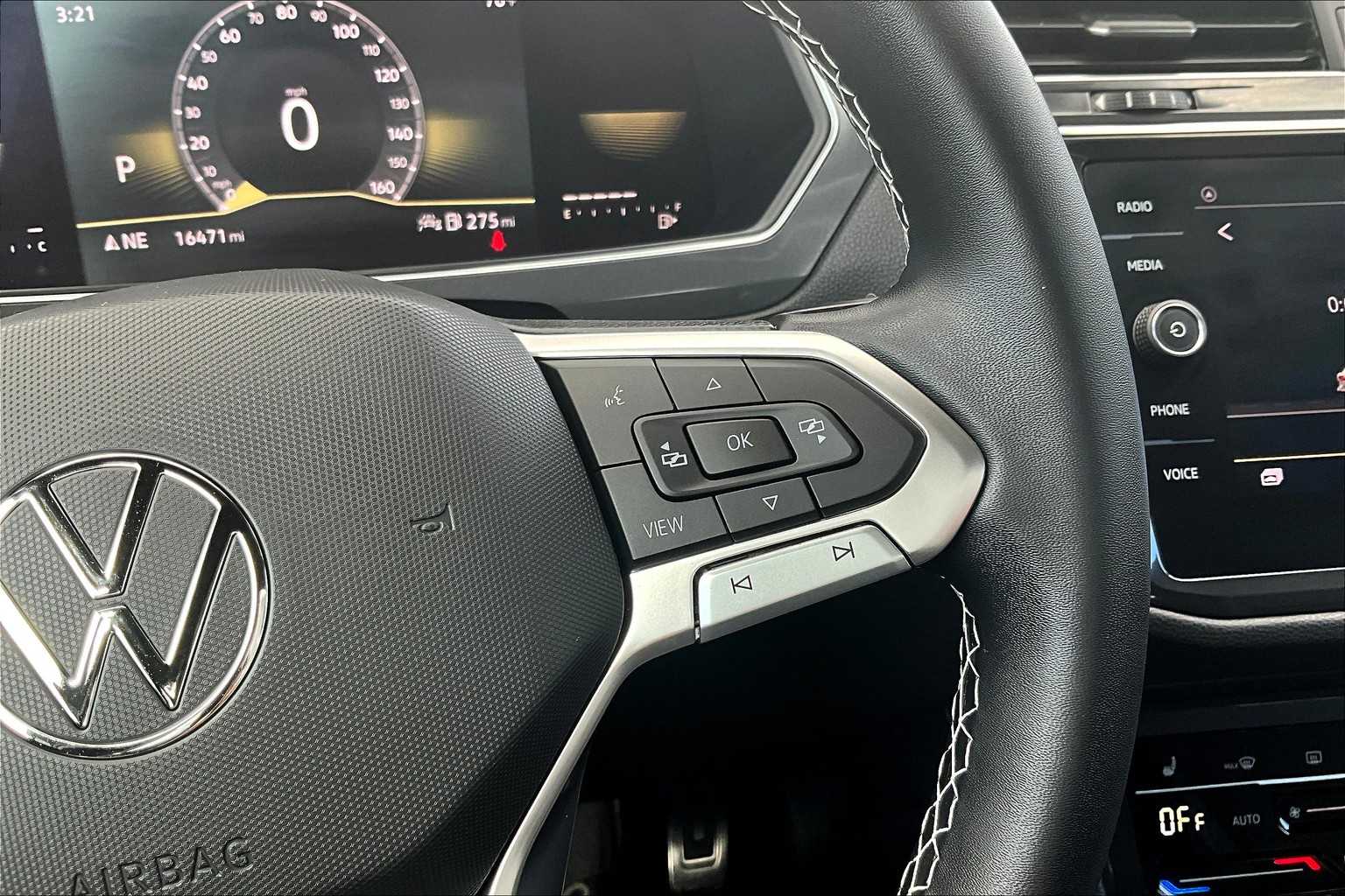 2023 Volkswagen Tiguan SE R-Line Black - Photo 25