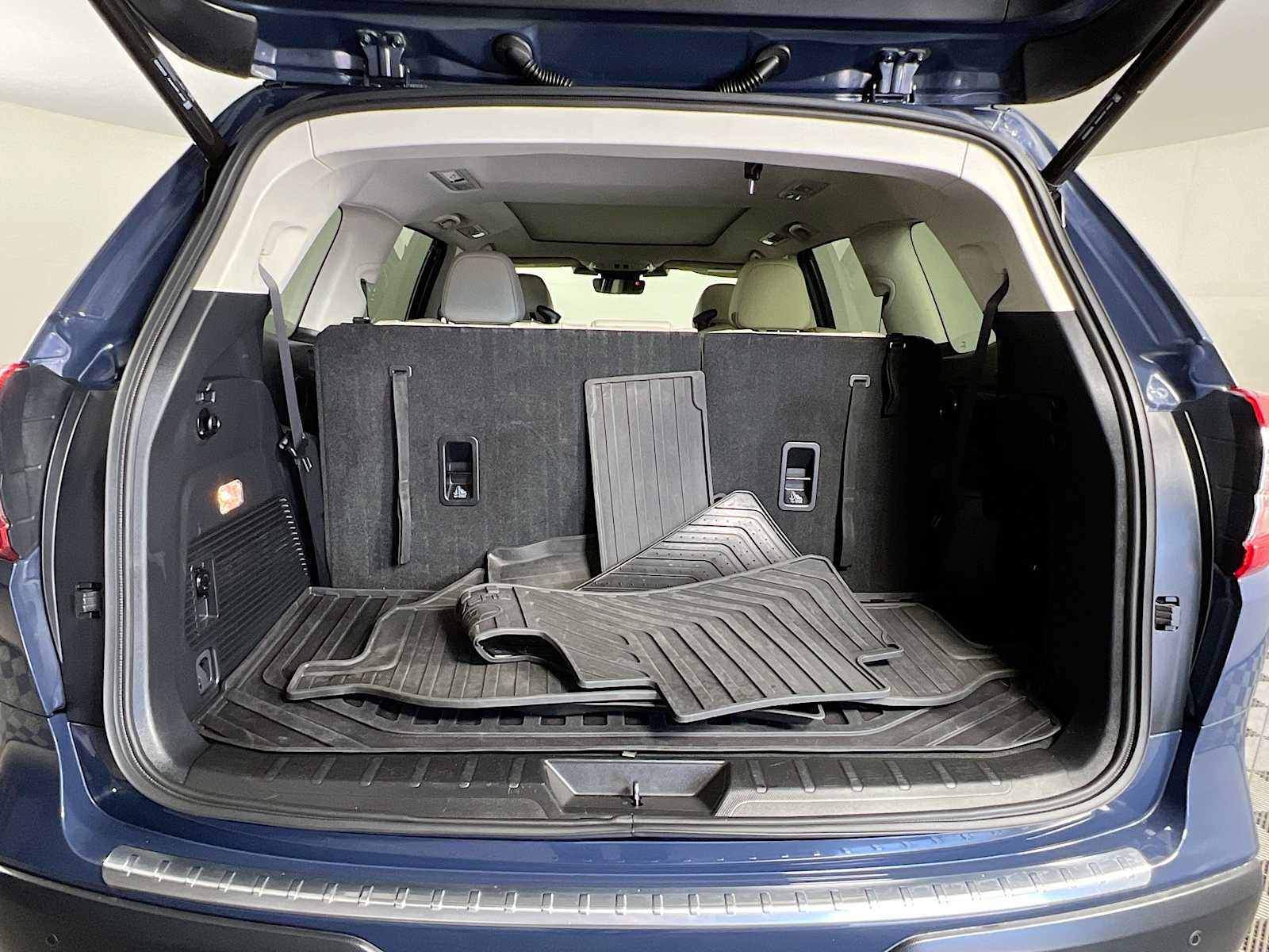 2023 Subaru Ascent Limited - Photo 28