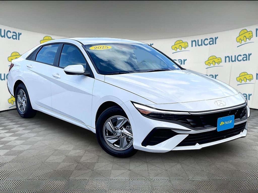 2025 Hyundai Elantra SE