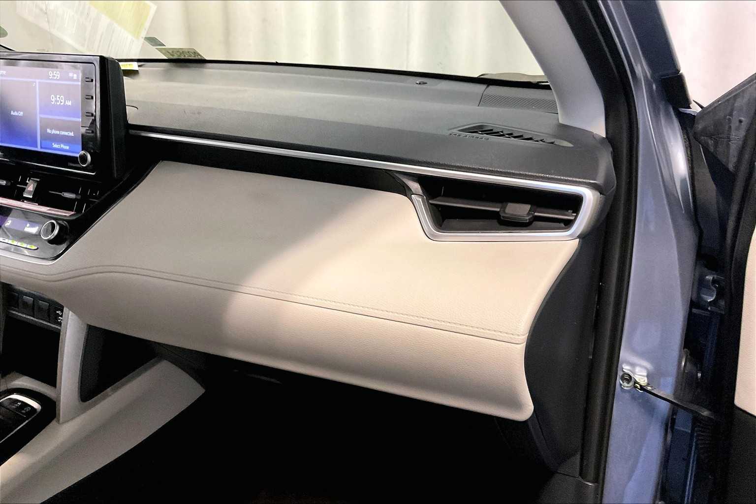 2022 Toyota Corolla Cross LE - Photo 13