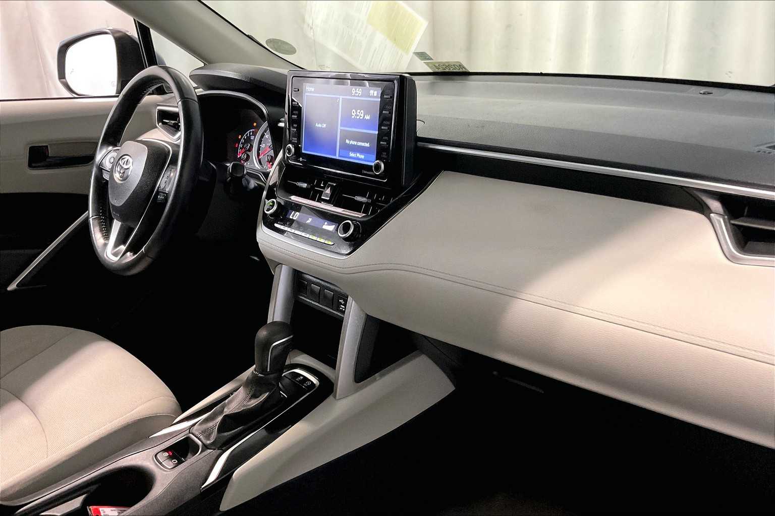 2022 Toyota Corolla Cross LE - Photo 14