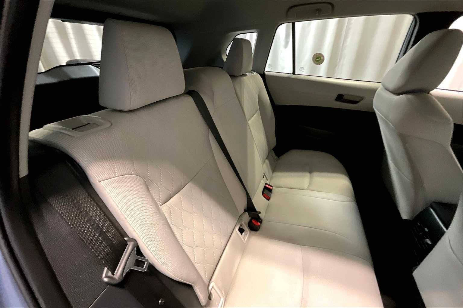 2022 Toyota Corolla Cross LE - Photo 16