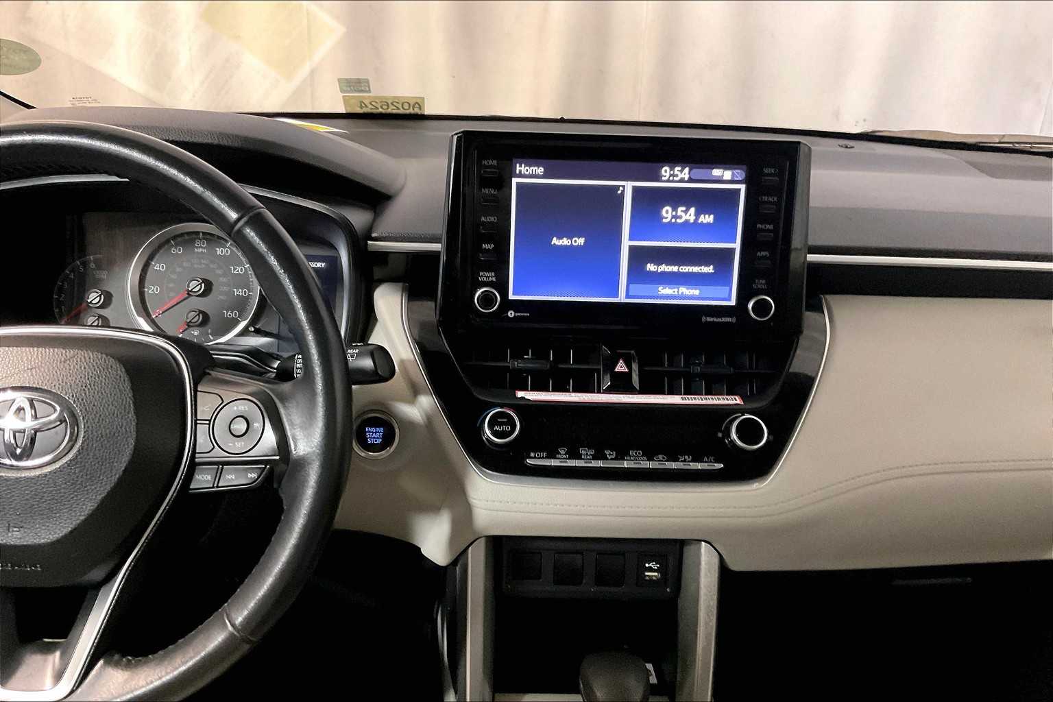 2022 Toyota Corolla Cross LE - Photo 18