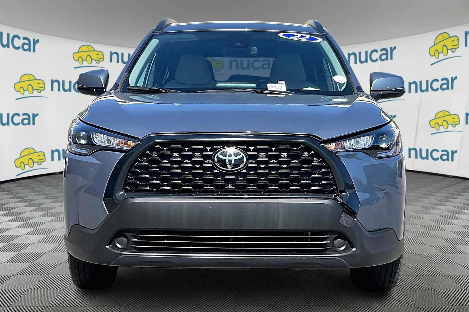 2022 Toyota Corolla Cross LE - Photo 2