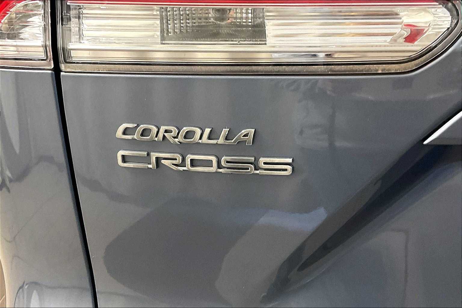 2022 Toyota Corolla Cross LE - Photo 28