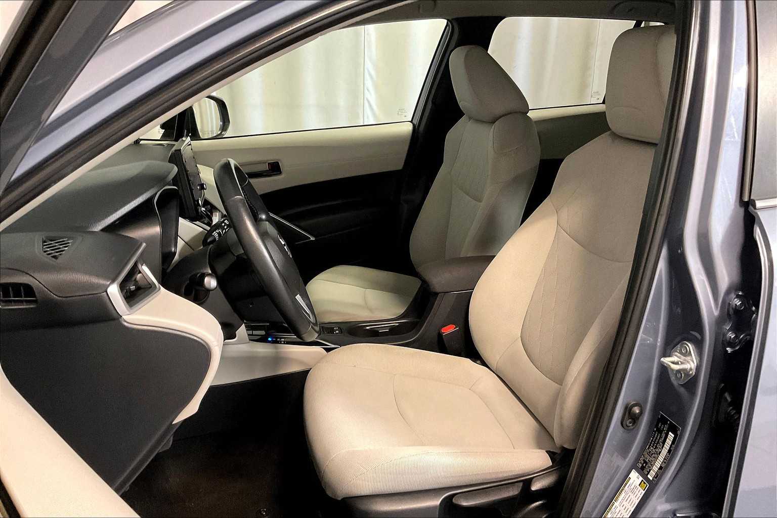2022 Toyota Corolla Cross LE - Photo 10