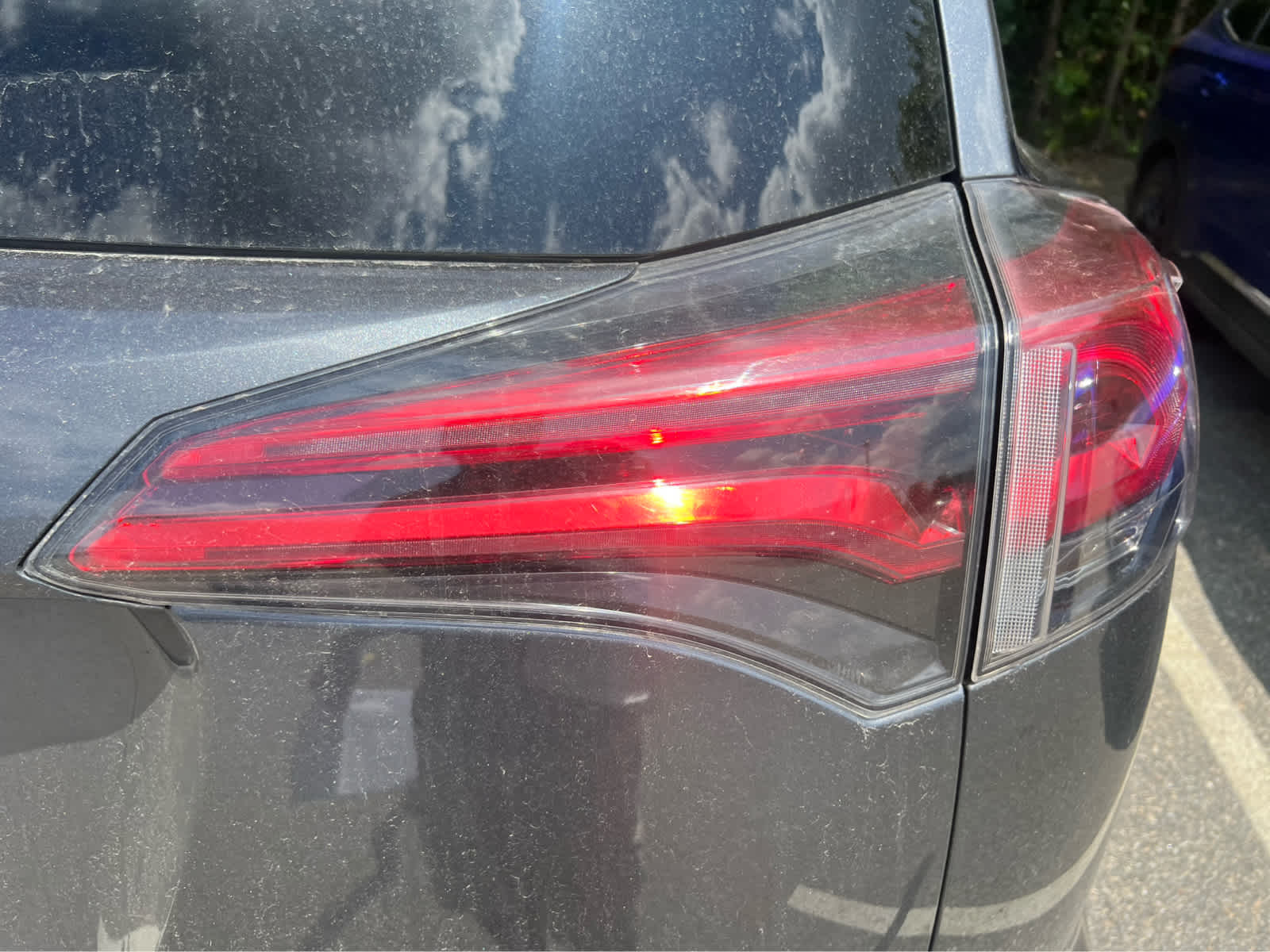 2016 Toyota RAV4 Hybrid Limited - Photo 11