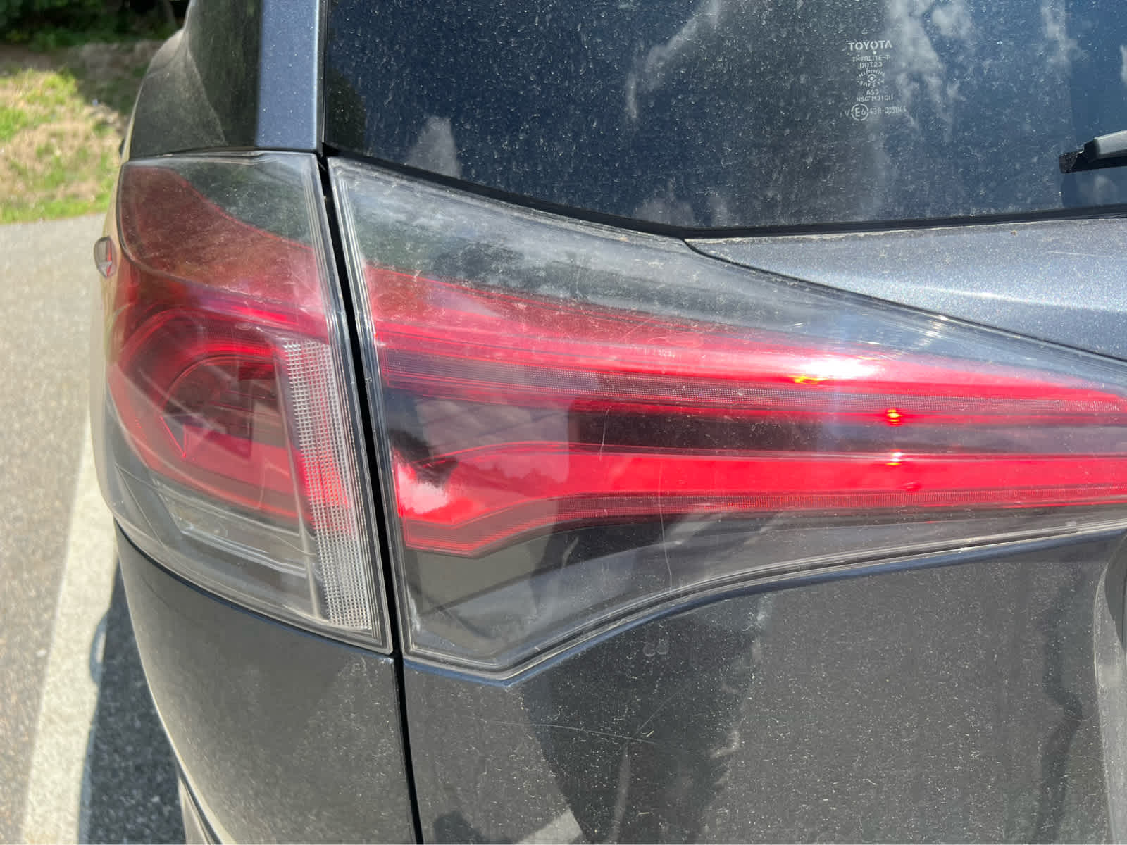 2016 Toyota RAV4 Hybrid Limited - Photo 8