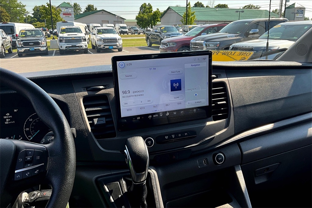2022 Ford Transit-350 XLT - Photo 18