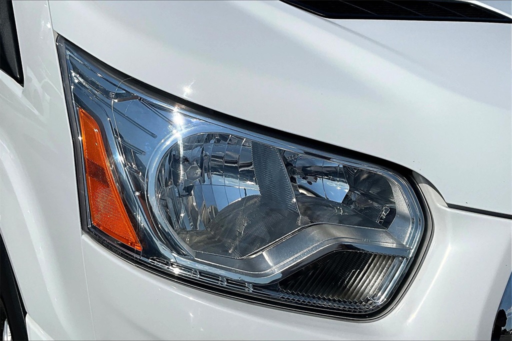 2022 Ford Transit-350 XLT - Photo 32