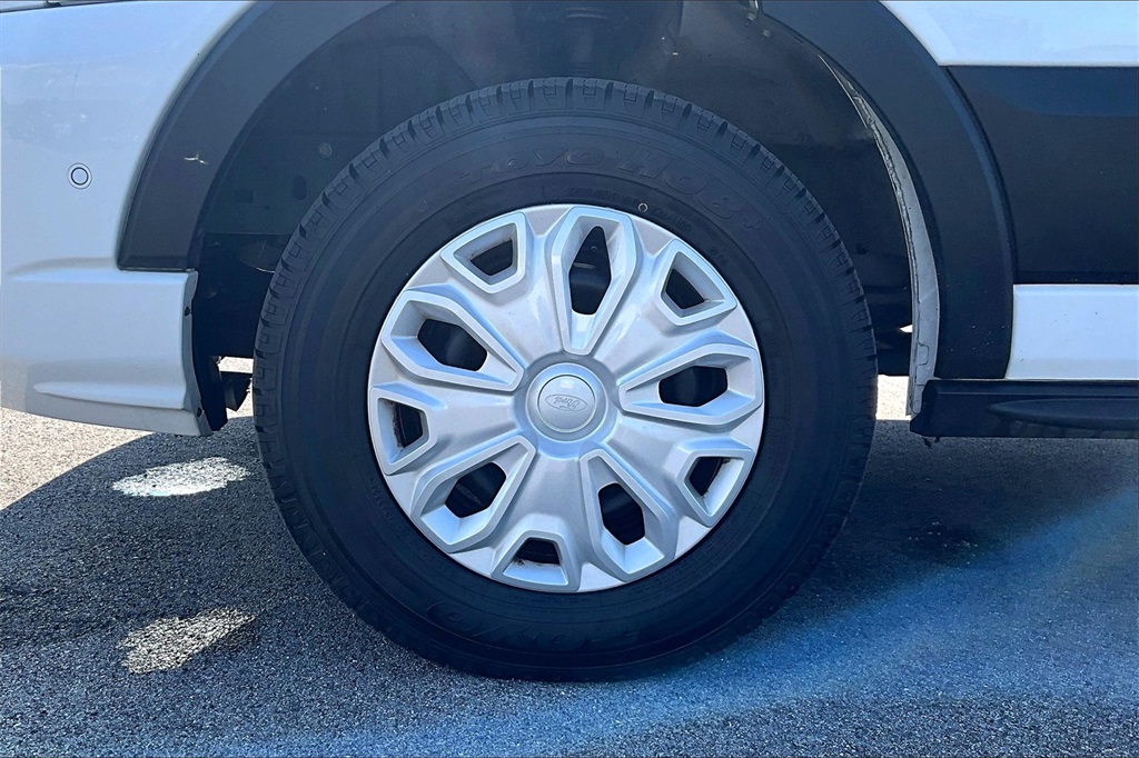 2022 Ford Transit-350 XLT - Photo 7