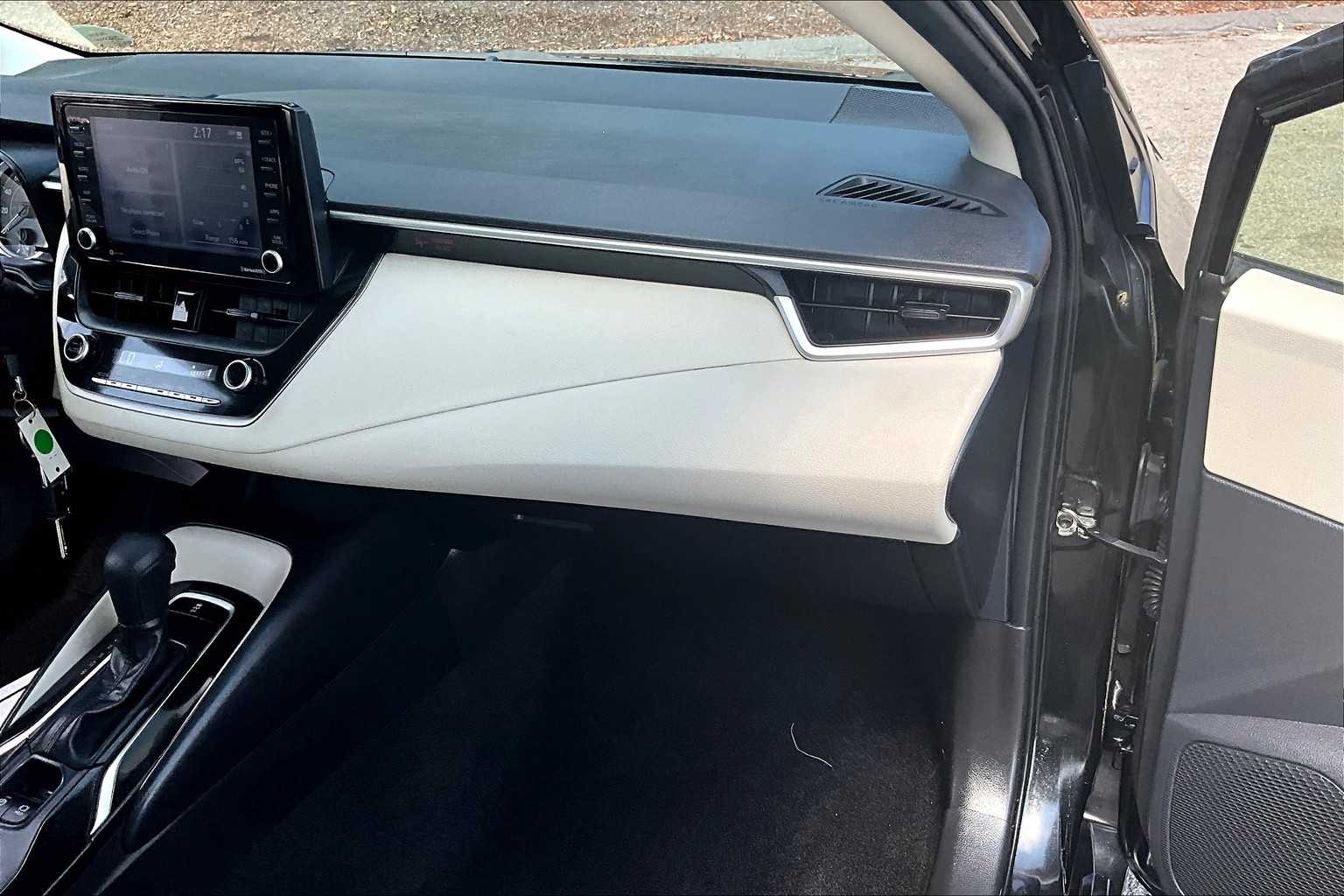 2022 Toyota Corolla LE - Photo 13