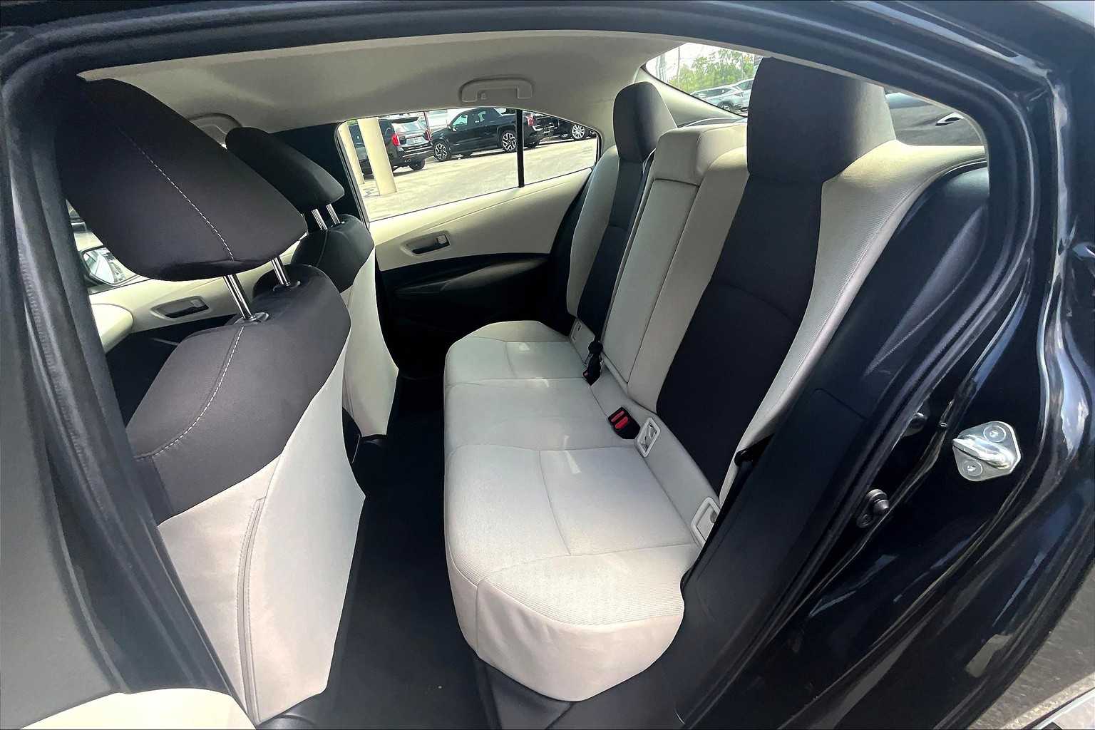 2022 Toyota Corolla LE - Photo 15
