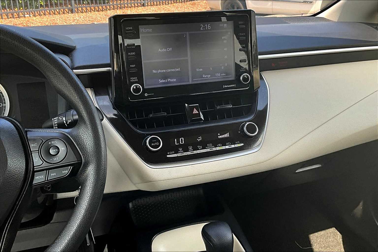 2022 Toyota Corolla LE - Photo 18