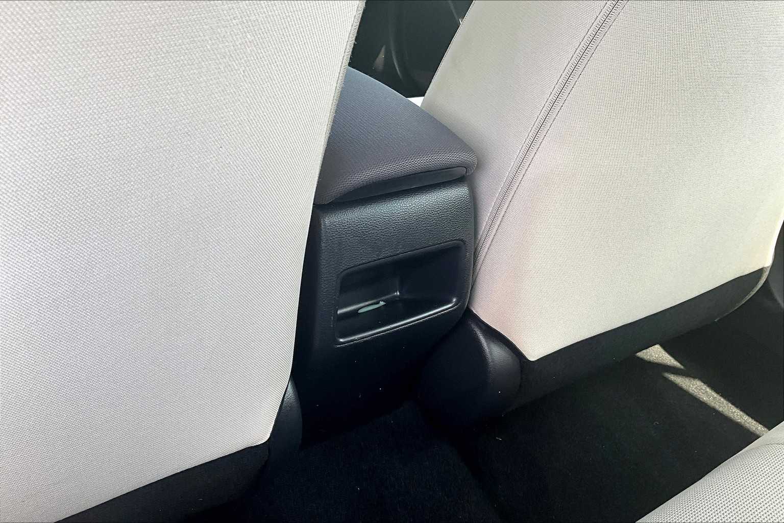 2022 Toyota Corolla LE - Photo 25
