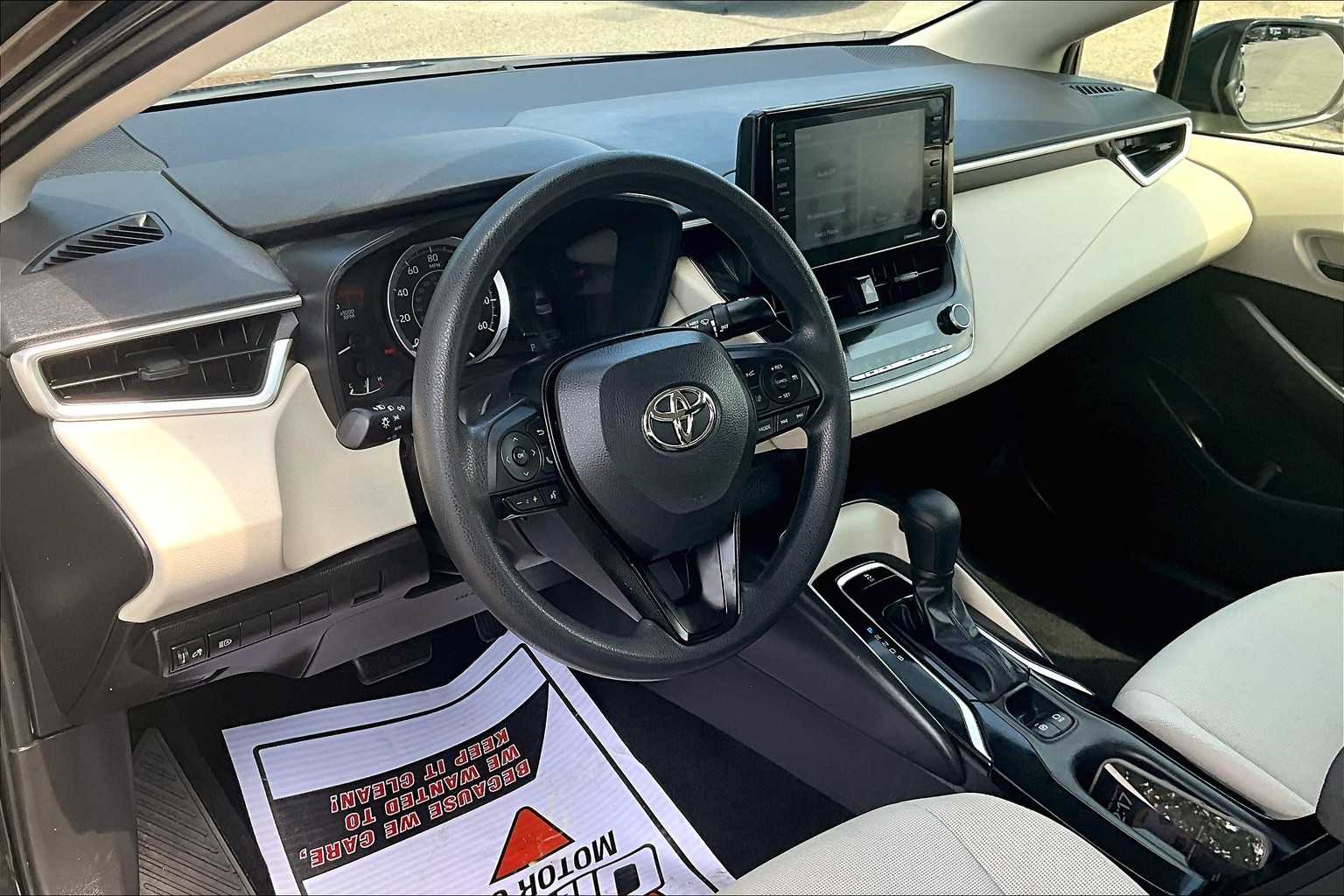 2022 Toyota Corolla LE - Photo 8