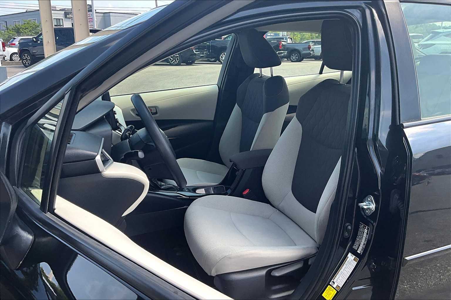 2022 Toyota Corolla LE - Photo 10