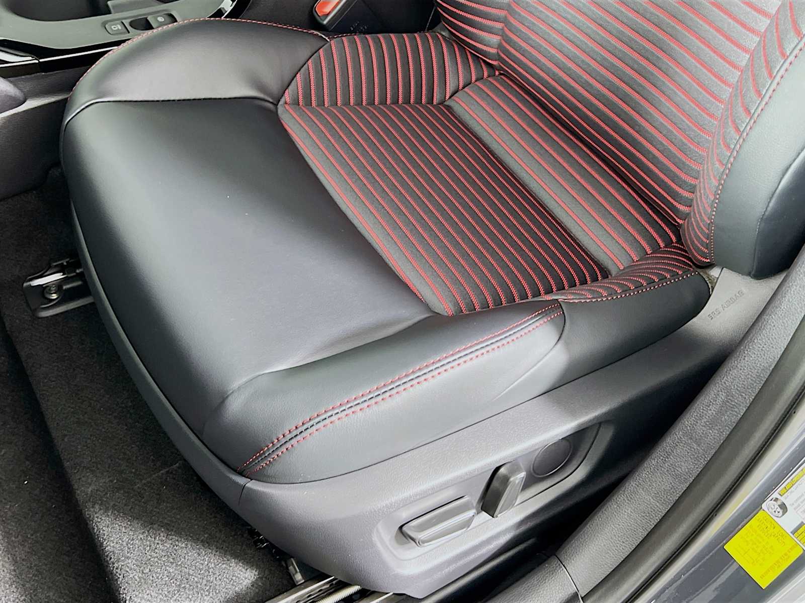 2026 Toyota Corolla XSE - Photo 16