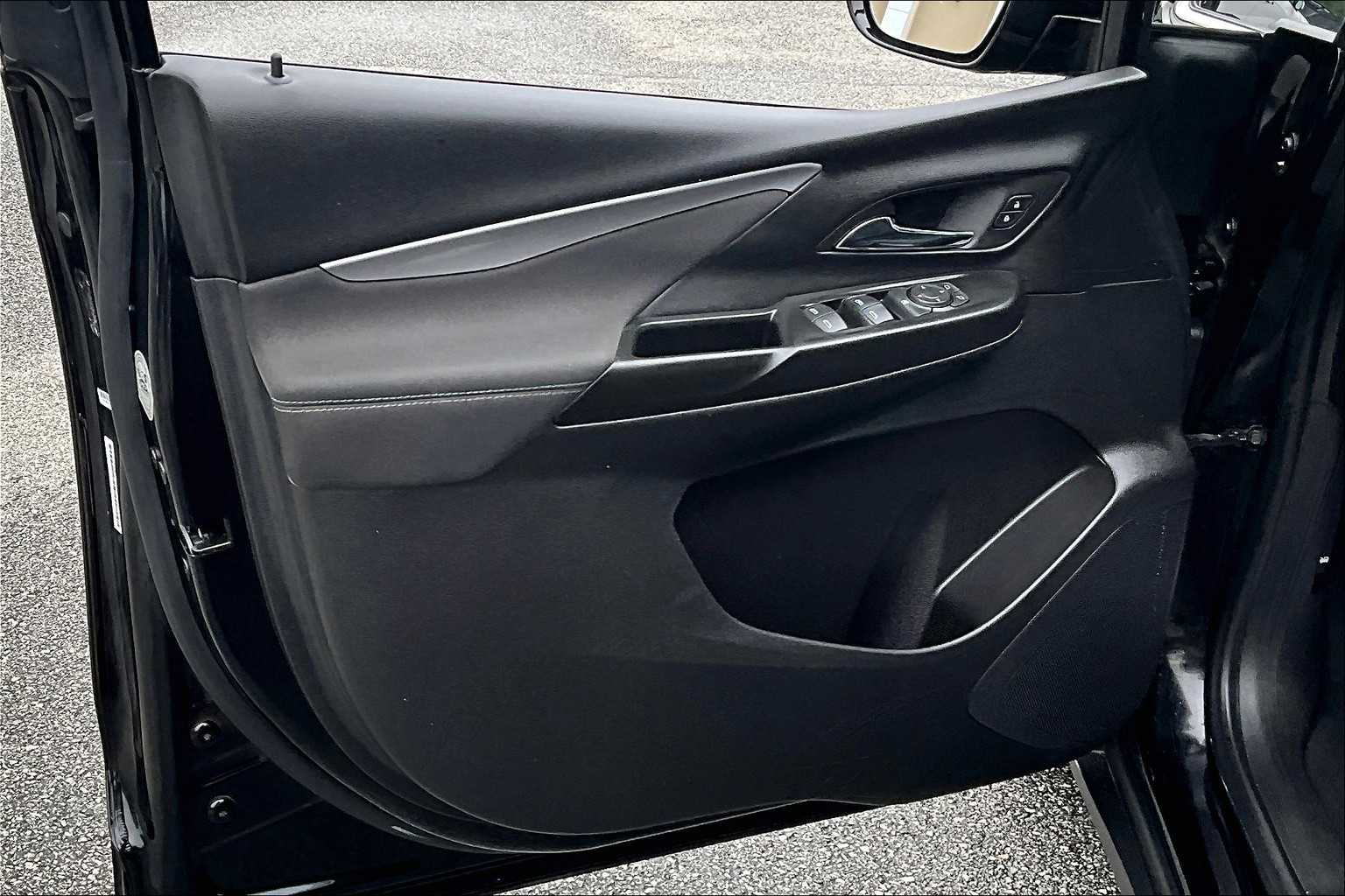 2023 Chevrolet Bolt EV 1LT - Photo 9
