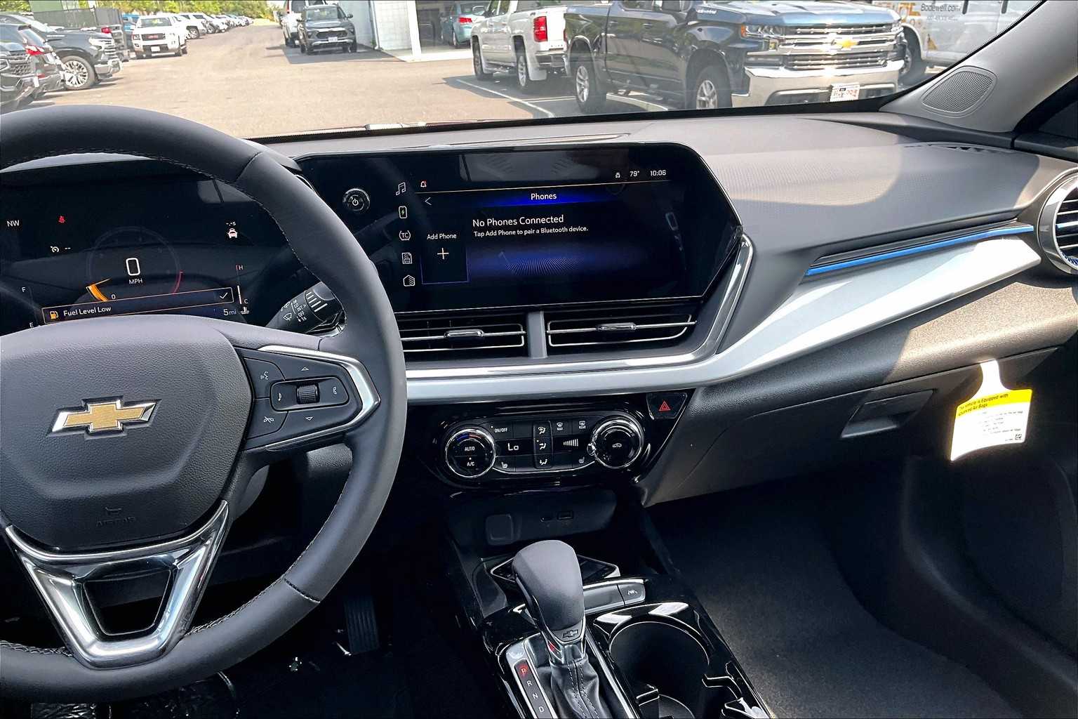 2025 Chevrolet Trax LT - Photo 13