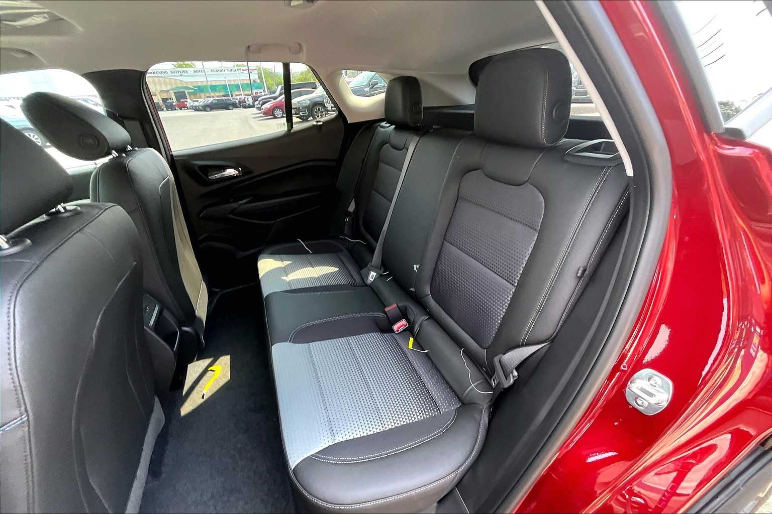 2025 Chevrolet Trax LT - Photo 15