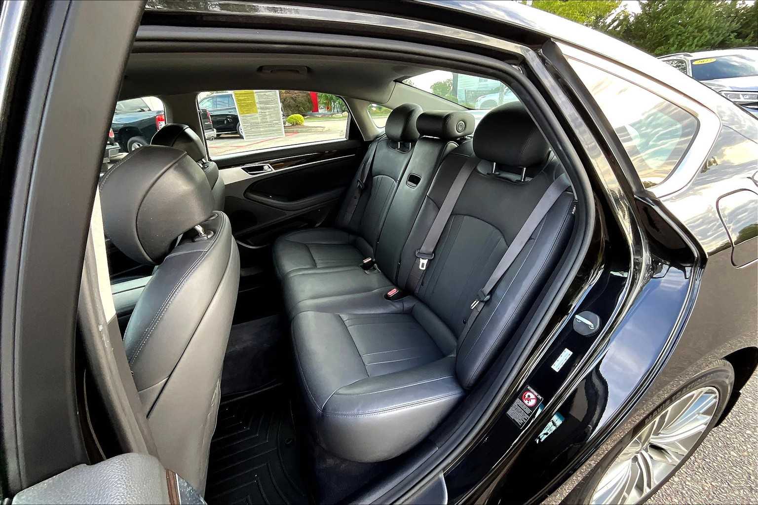 2018 Genesis G80 3.8L - Photo 15