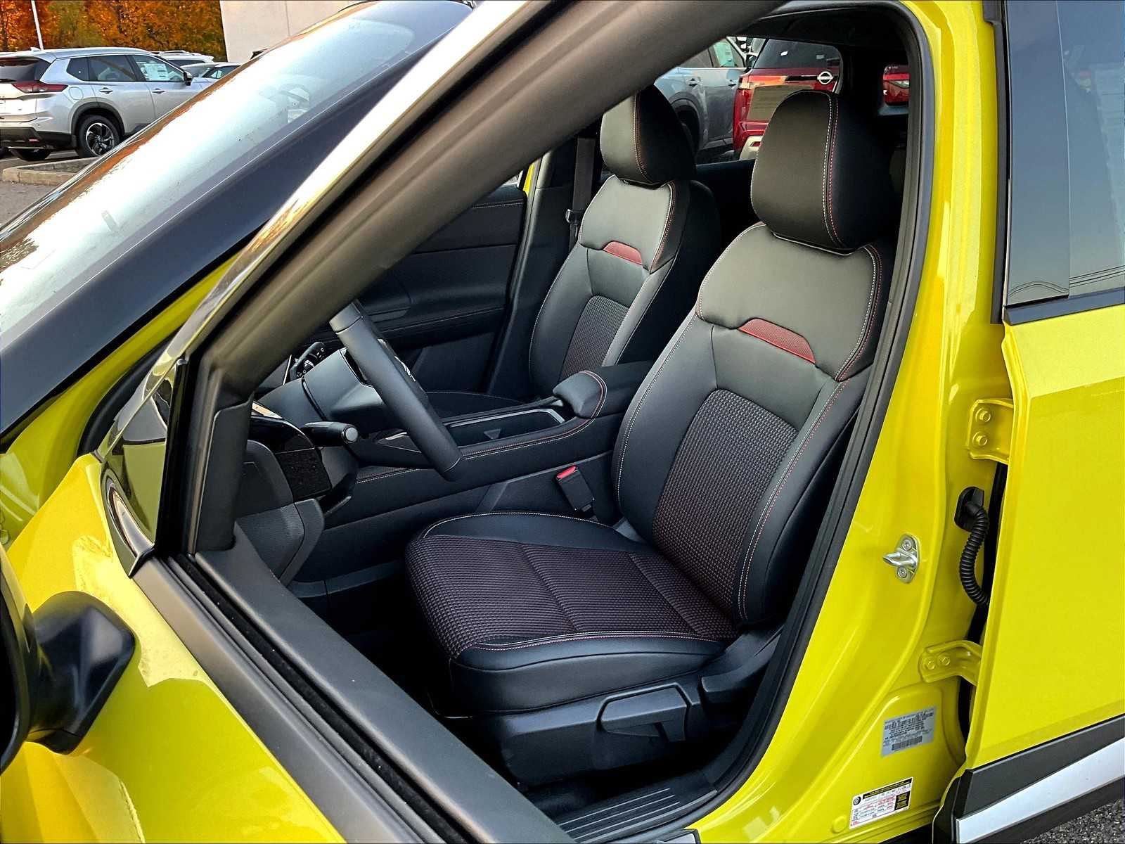 2025 Nissan Kicks SR - Photo 11
