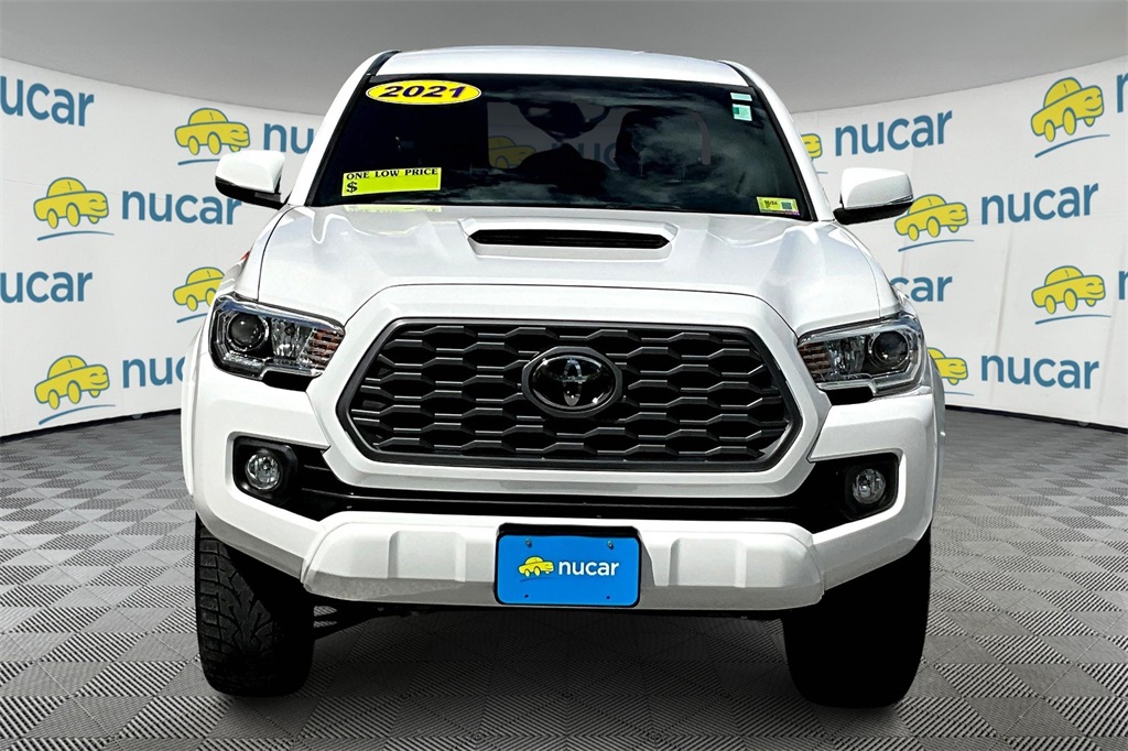 2021 Toyota Tacoma  - Photo 2