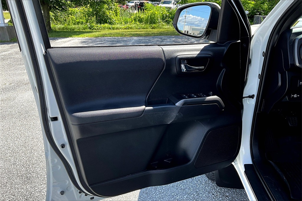2021 Toyota Tacoma  - Photo 9