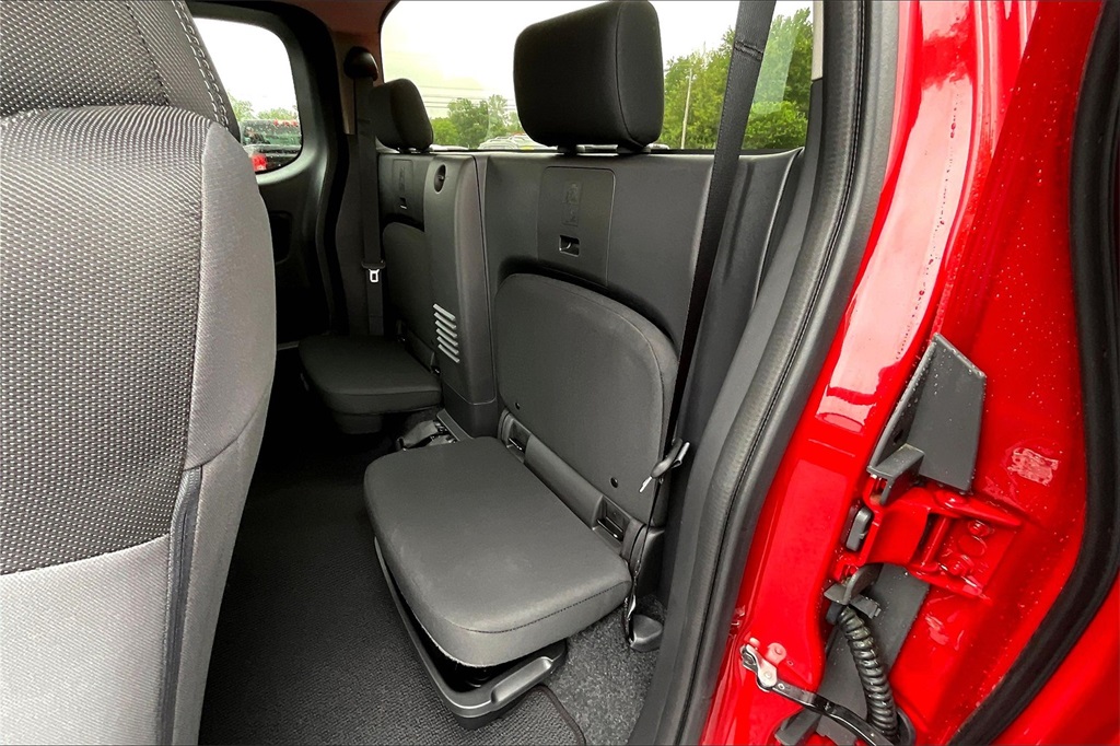 2025 Nissan Frontier SV - Photo 24