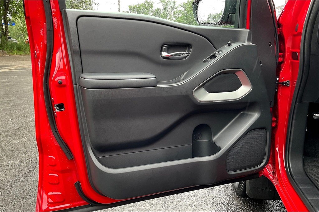 2025 Nissan Frontier SV - Photo 9