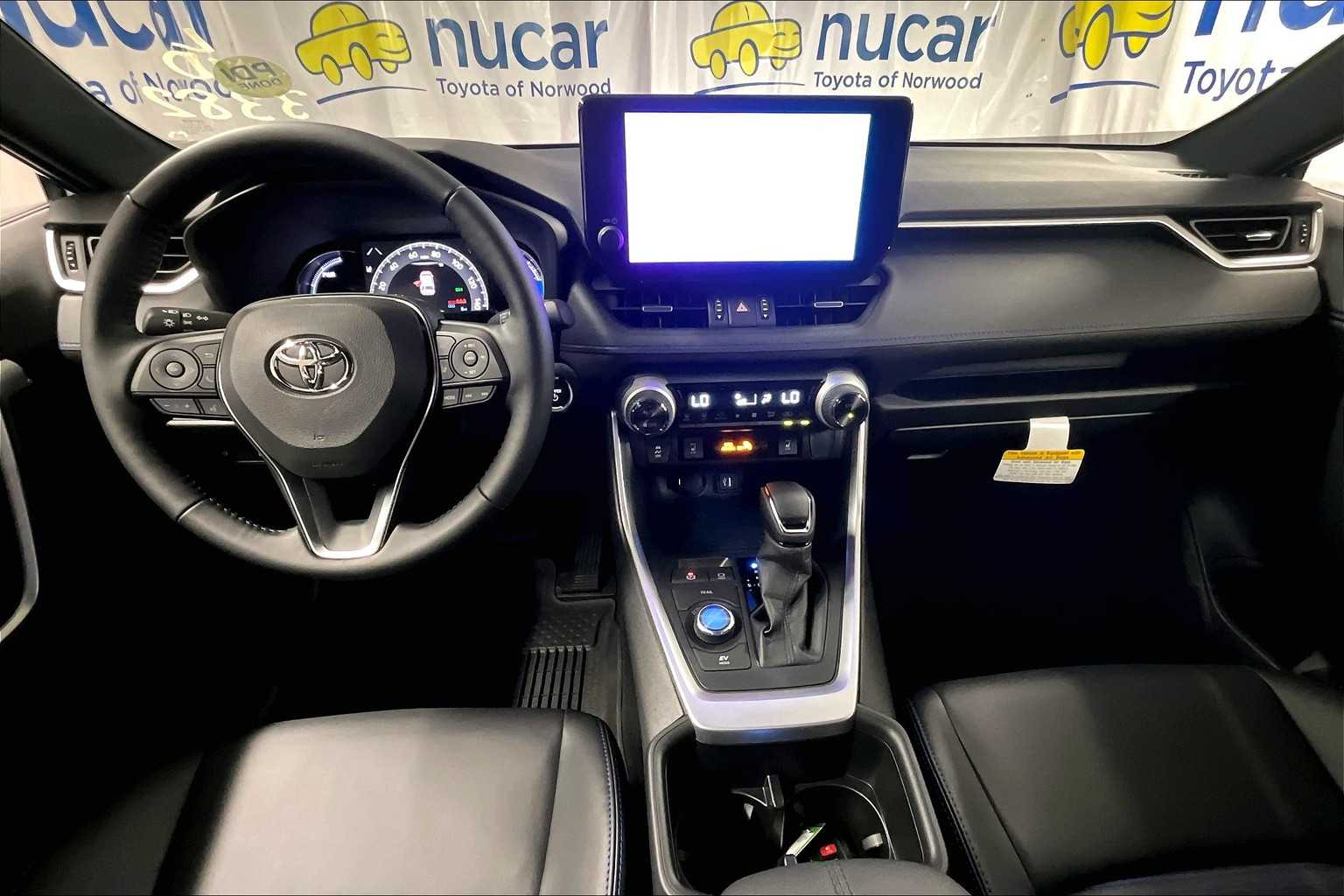 2025 Toyota RAV4 Hybrid XSE - Photo 12