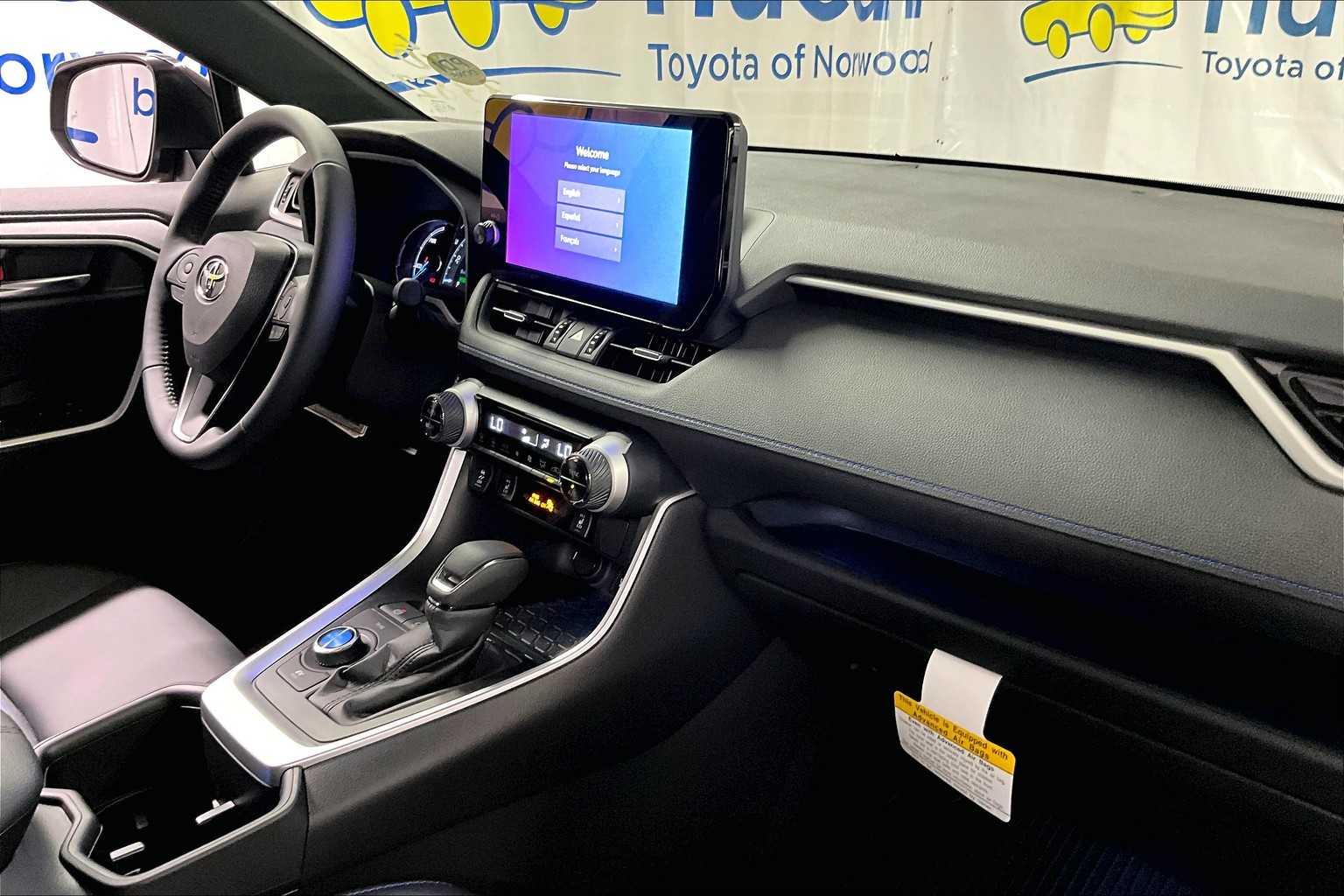 2025 Toyota RAV4 Hybrid XSE - Photo 10