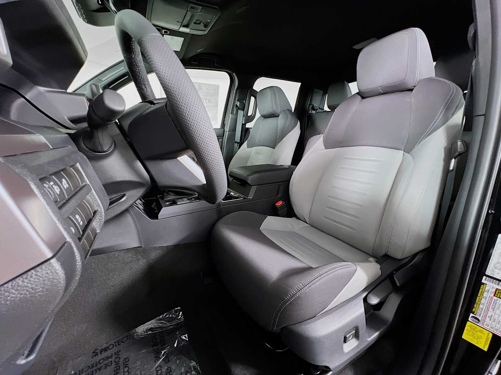 2025 Toyota Tacoma TRD Off Road - Photo 12