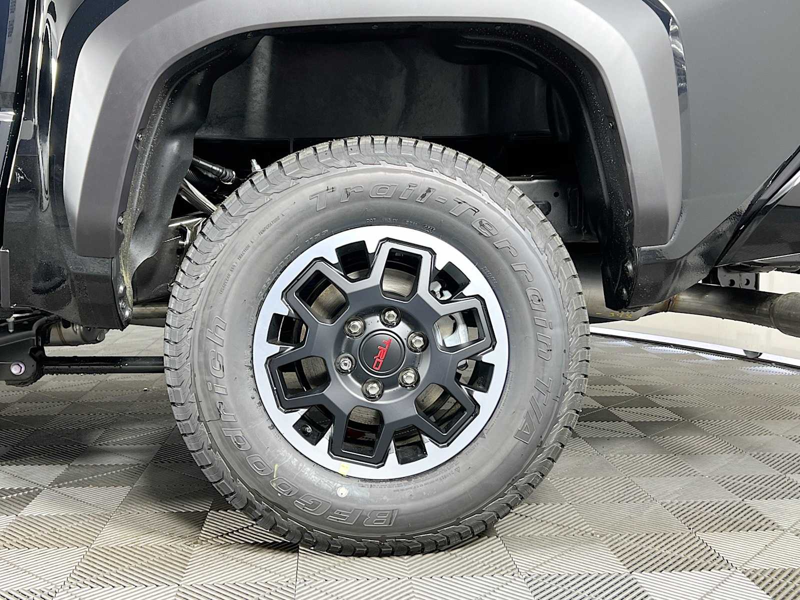 2025 Toyota Tacoma TRD Off Road - Photo 18
