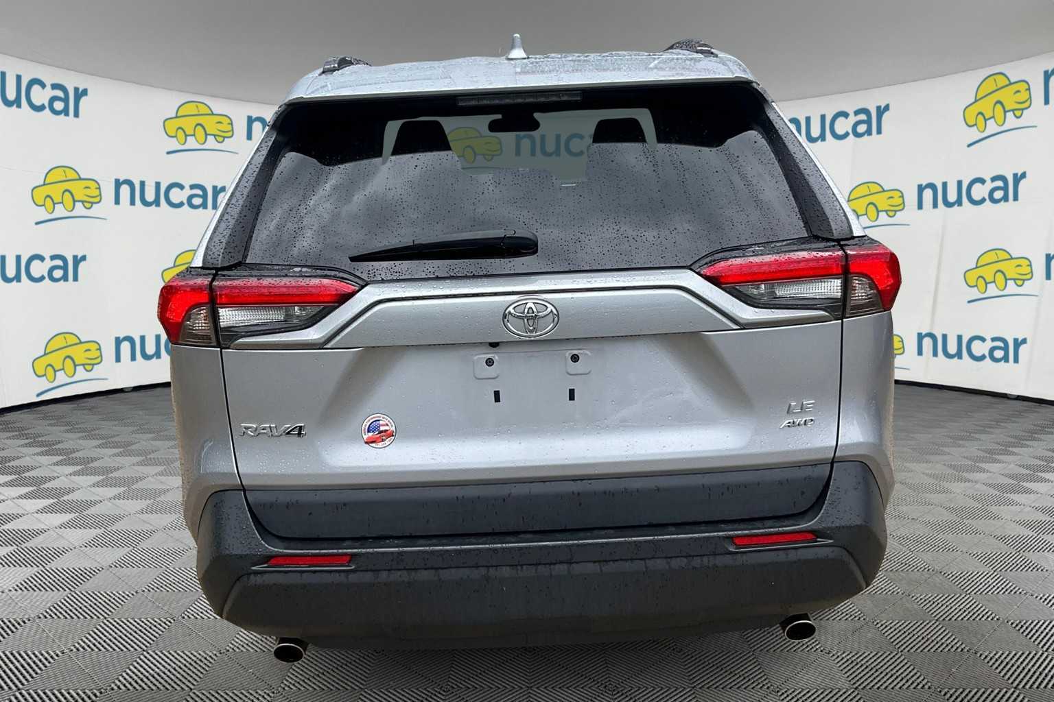 2021 Toyota RAV4 LE - Photo 3