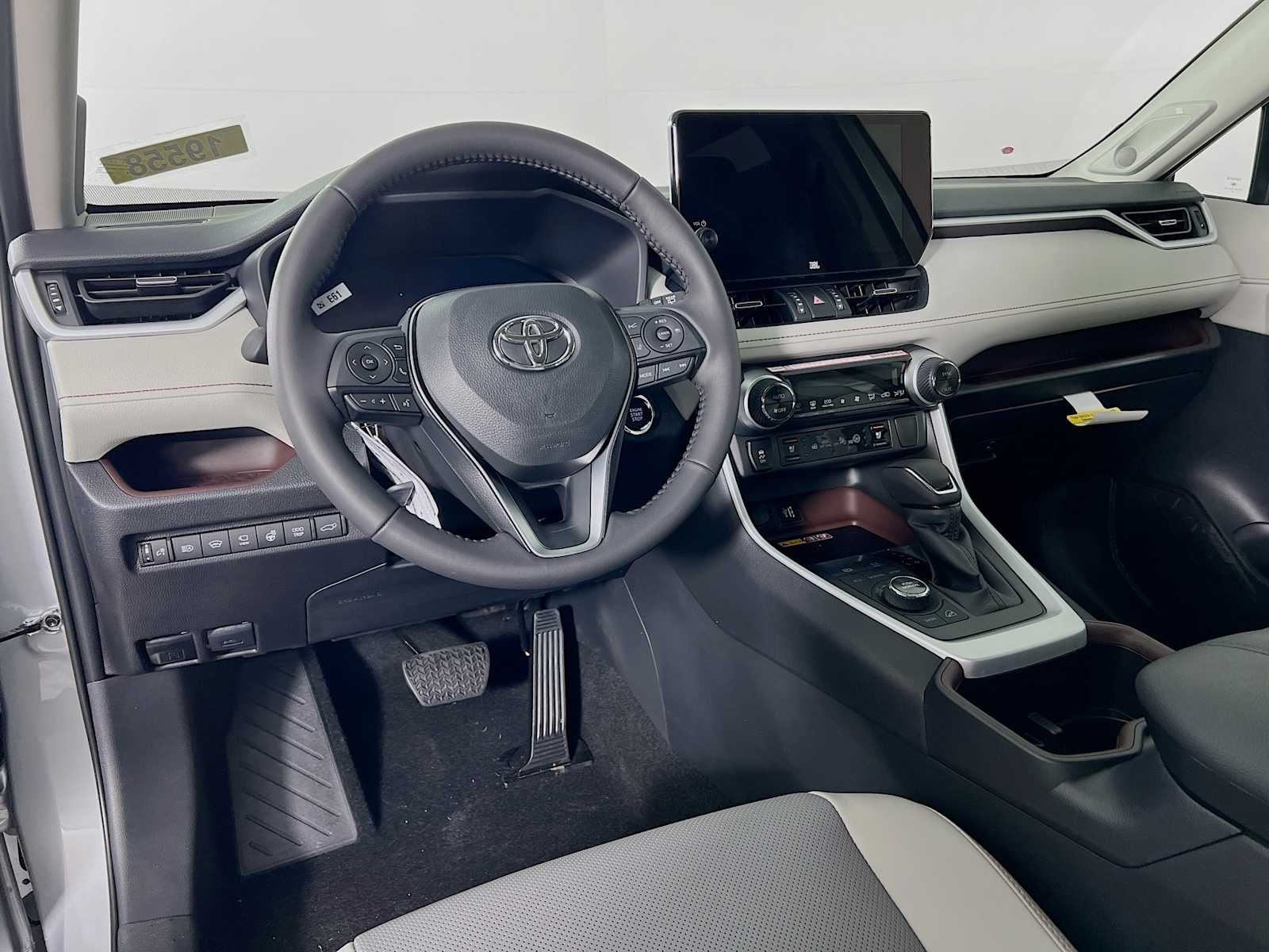2025 Toyota RAV4 Limited - Photo 6