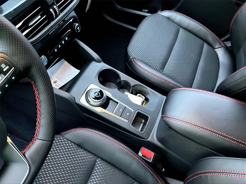 2026 Ford Escape ST-Line - Photo 9