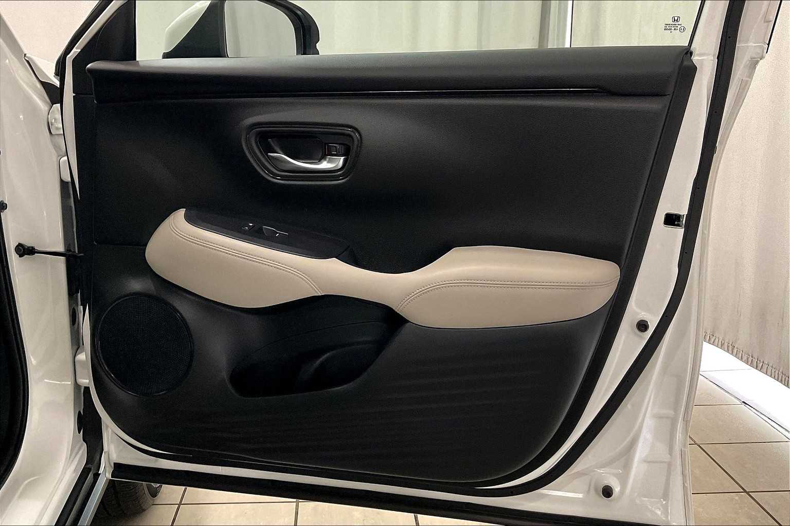 2023 Honda HR-V LX - Photo 12
