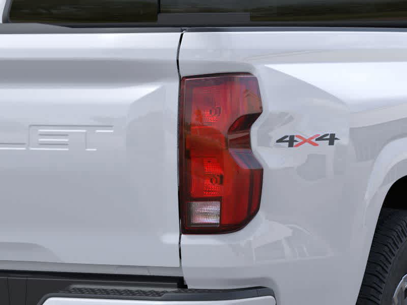 2025 Chevrolet Colorado 4WD LT - Photo 11