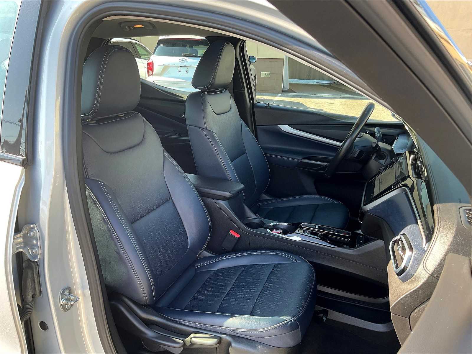 2022 Chevrolet Bolt EUV Premier - Photo 11