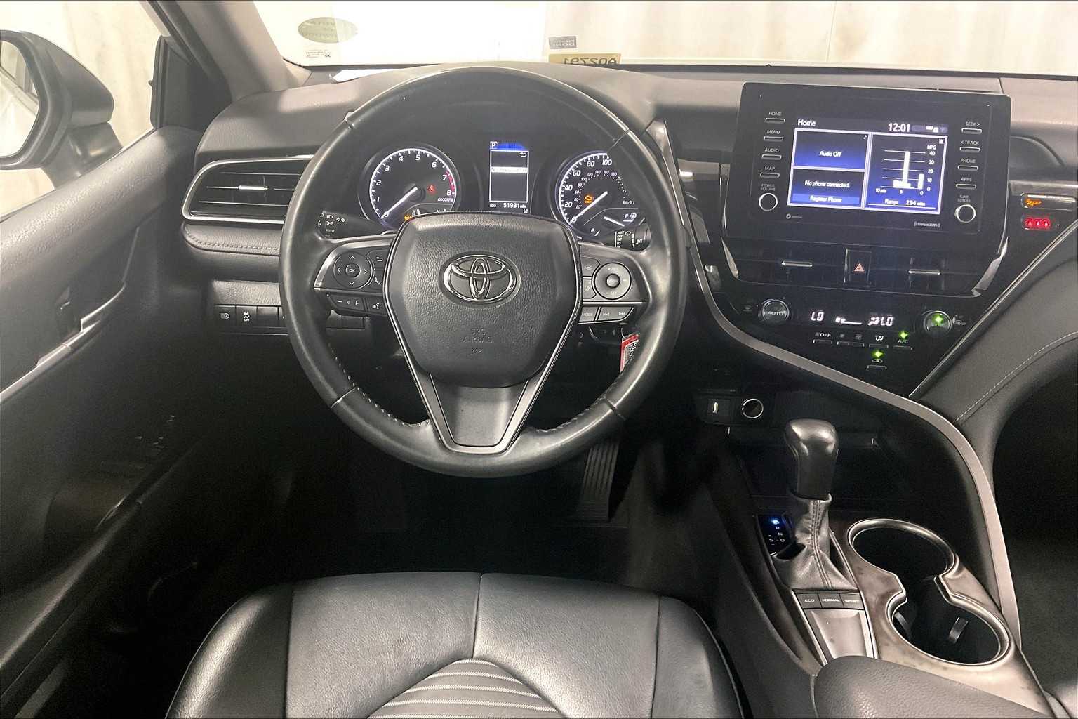 2023 Toyota Camry SE - Photo 17