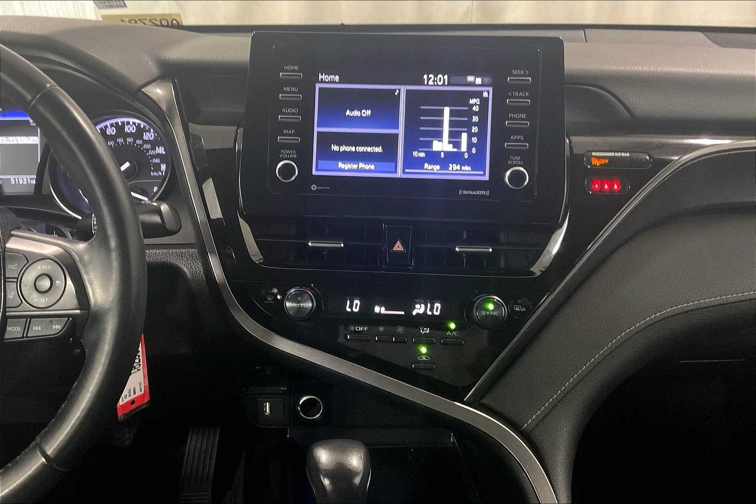 2023 Toyota Camry SE - Photo 18