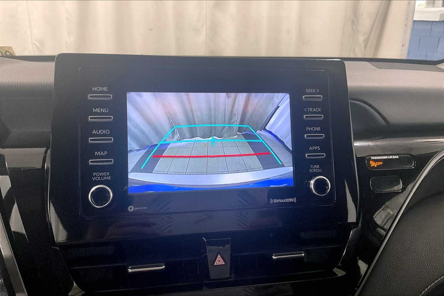 2023 Toyota Camry SE - Photo 19