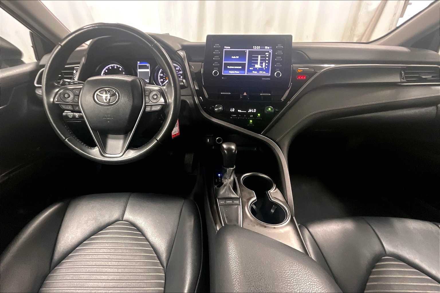 2023 Toyota Camry SE - Photo 21