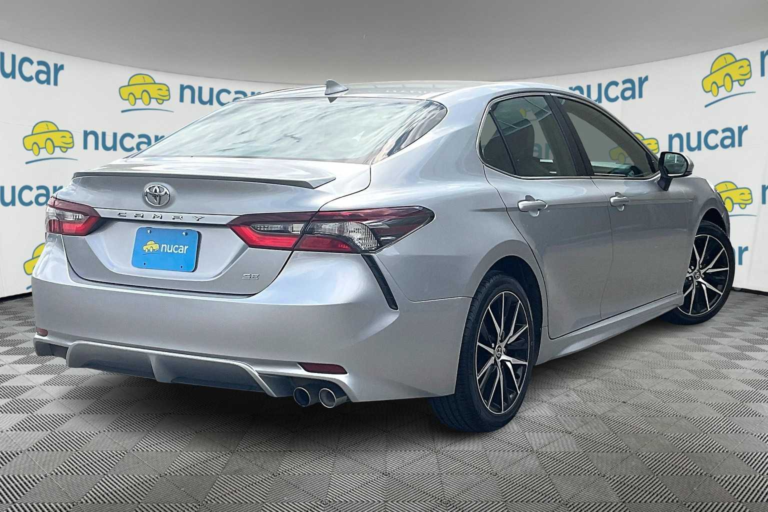 2023 Toyota Camry SE - Photo 6