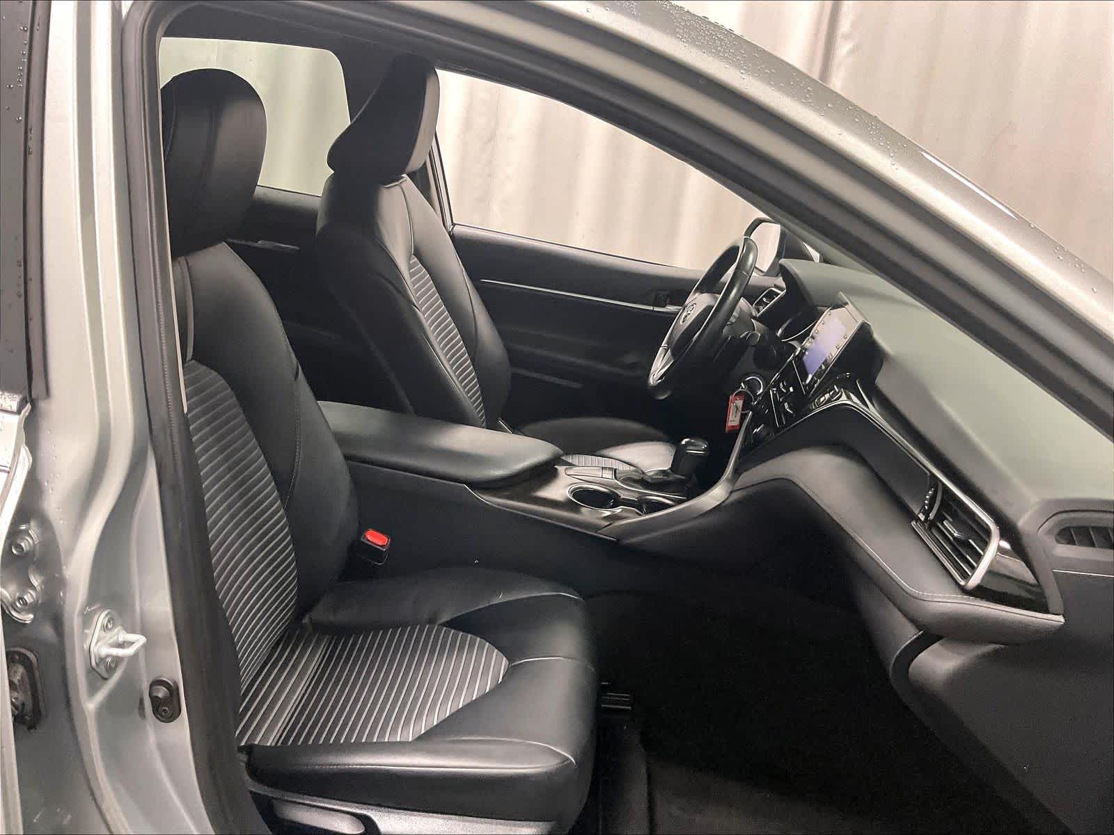 2023 Toyota Camry SE - Photo 11