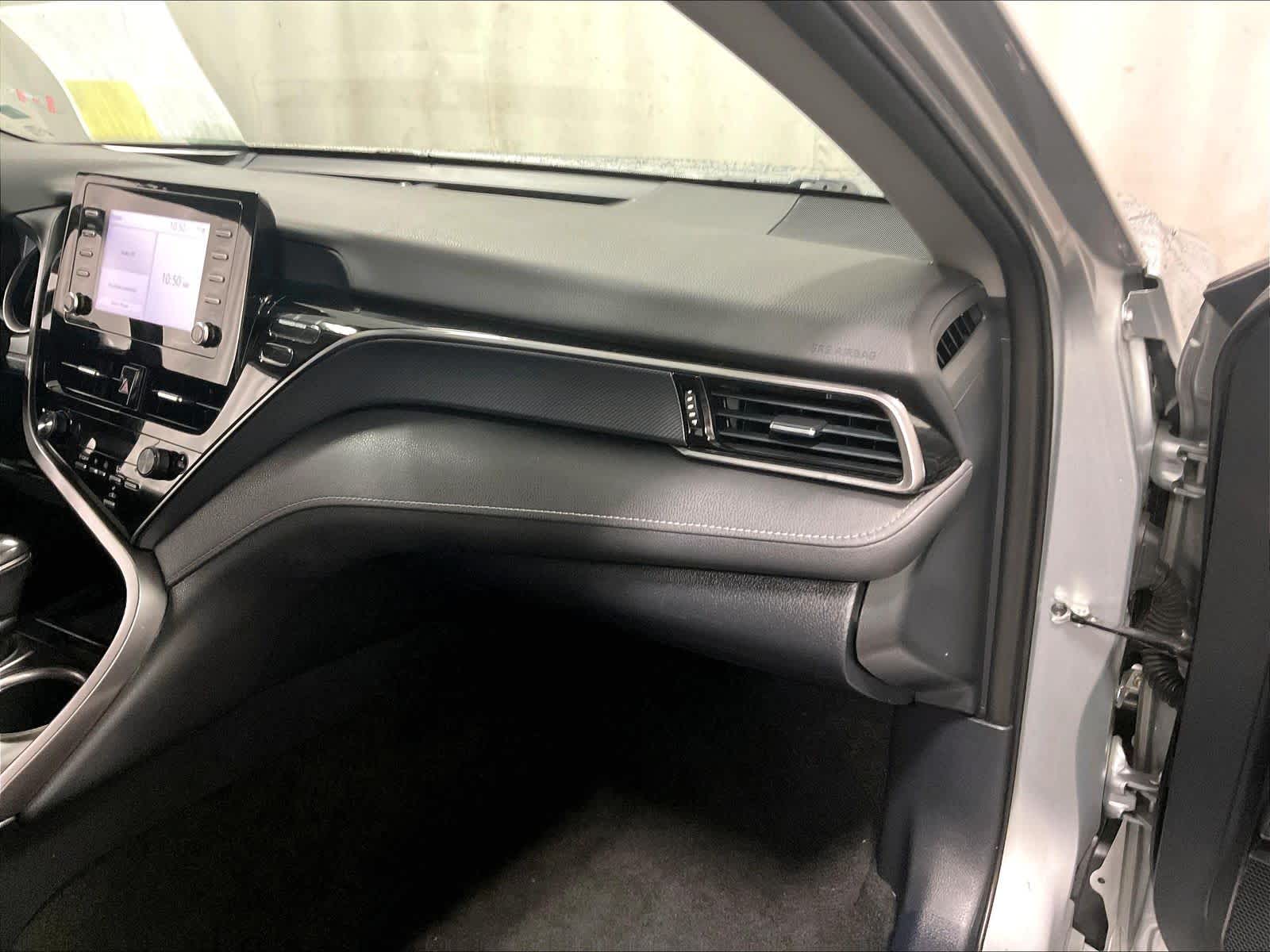 2023 Toyota Camry SE - Photo 13